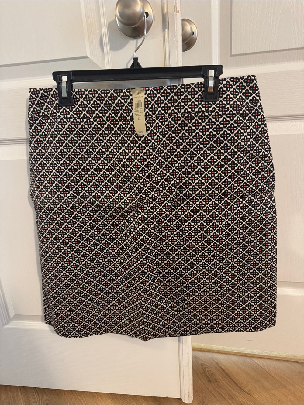 Ann Taylor Black and White Geometric Pencil Skirt